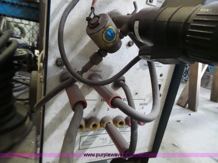 image for item AM9588 Miller Miller Matic 35 wire feed welder