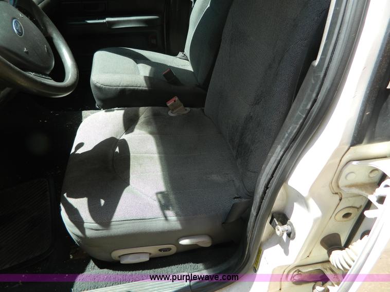 image for item AX9507 2005 Ford Crown Victoria Police Interceptor