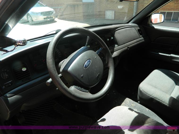 image for item AX9507 2005 Ford Crown Victoria Police Interceptor