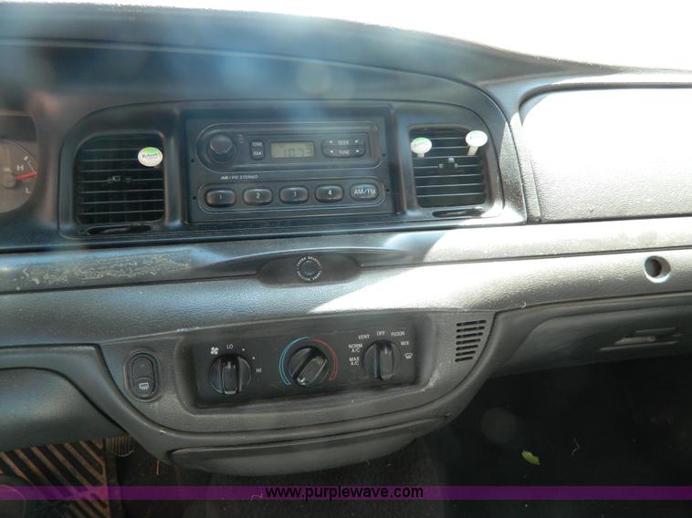 image for item AX9507 2005 Ford Crown Victoria Police Interceptor