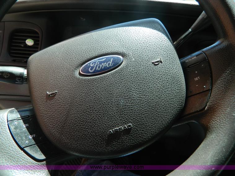 image for item AX9507 2005 Ford Crown Victoria Police Interceptor