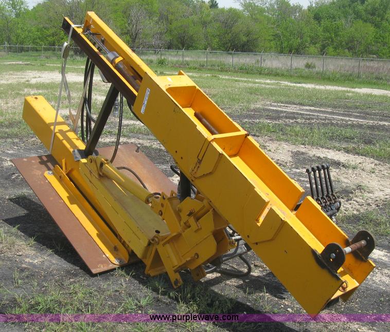 Hydraulic guard rail post driver attachment in McPherson, KS Item