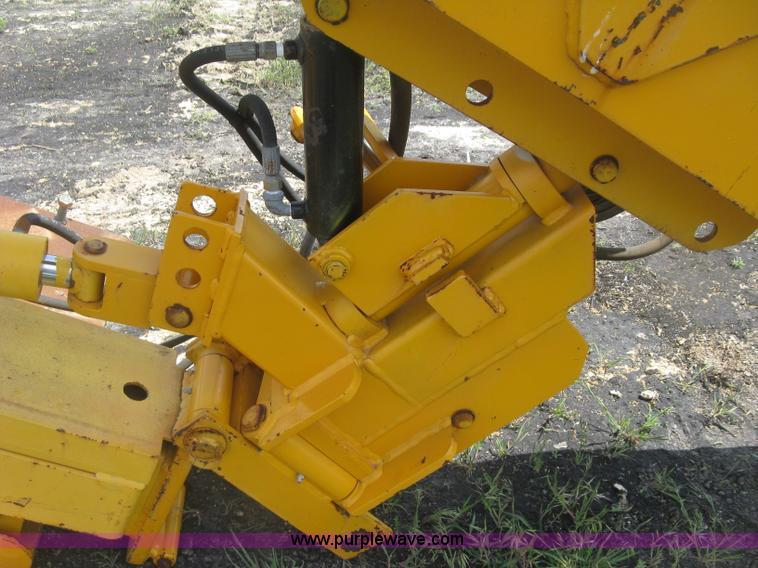 Hydraulic guard rail post driver attachment in McPherson, KS Item