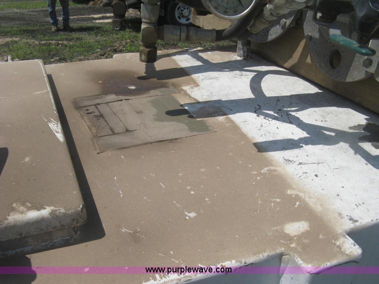 image for item BF9870 Road paint hopper