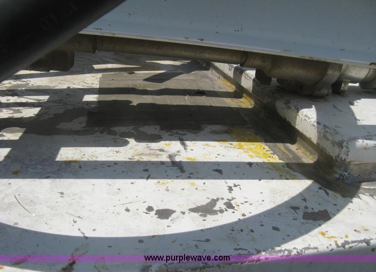 image for item BF9870 Road paint hopper