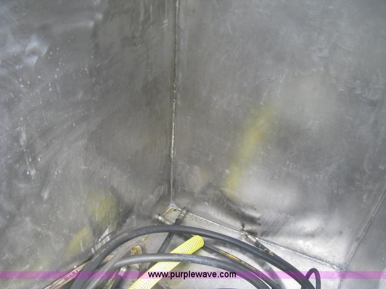 image for item BF9870 Road paint hopper