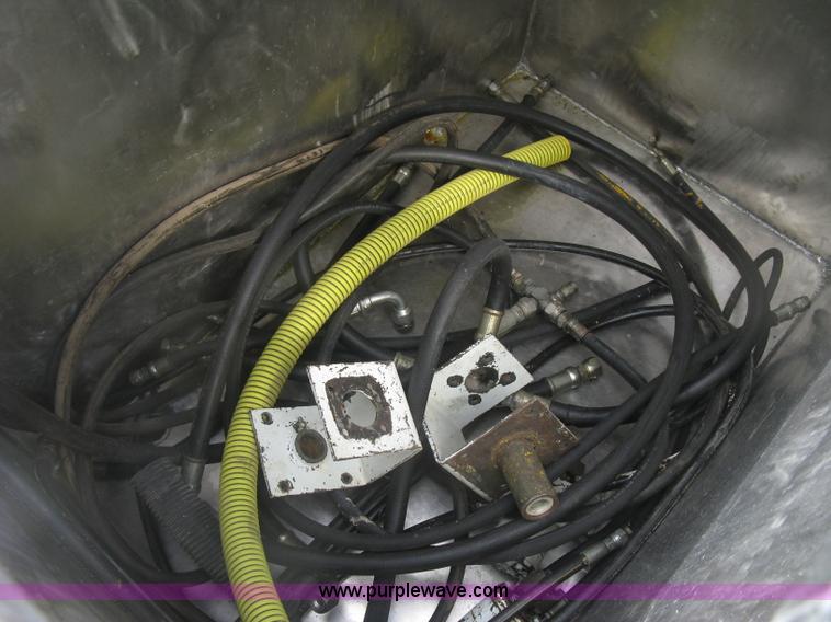 image for item BF9870 Road paint hopper