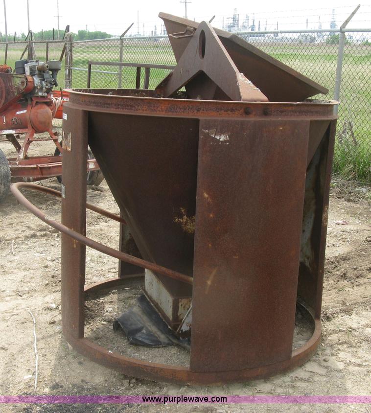 image for item BF9877 Gar Bro mud bucket