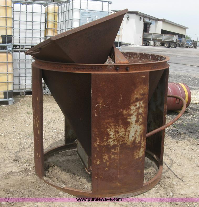 image for item BF9877 Gar Bro mud bucket