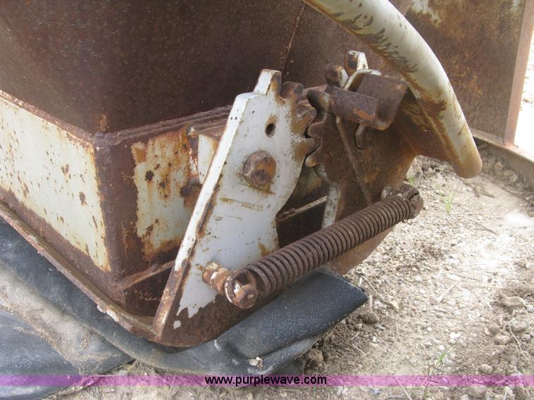 image for item BF9877 Gar Bro mud bucket