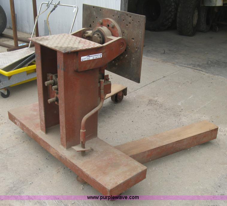 image for item BF9879 Clayborne engine stand