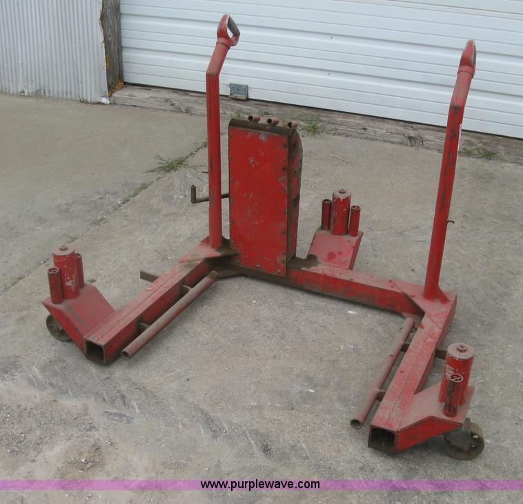 image for item BF9882 Hefty wheel jack