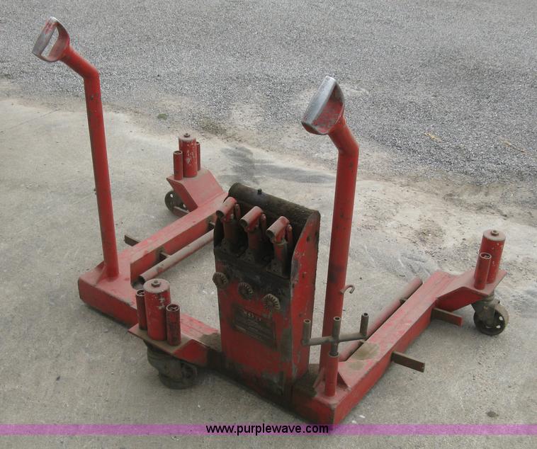 image for item BF9882 Hefty wheel jack