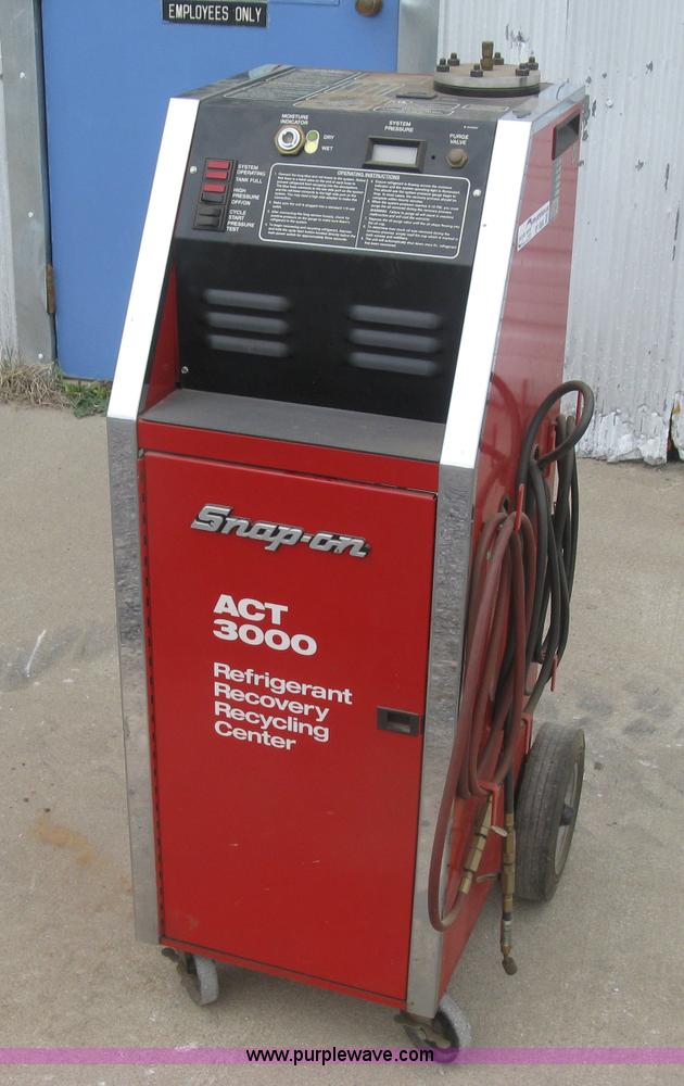 image for item BF9884 Snap-on ACT3000 refrigerant recovery recycling center