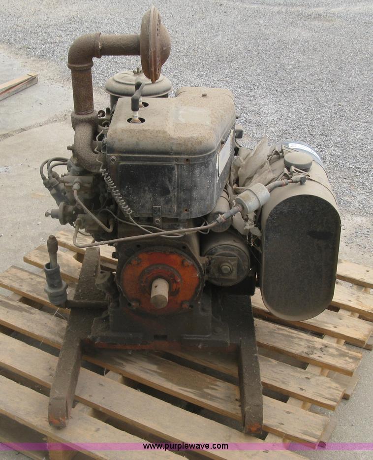 image for item BF9885 Wisconsin two cylinder gas engine