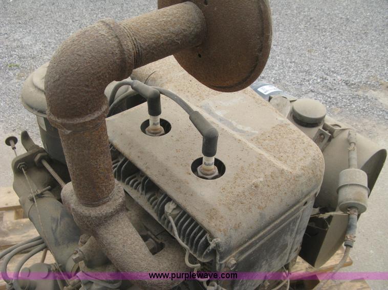 image for item BF9885 Wisconsin two cylinder gas engine