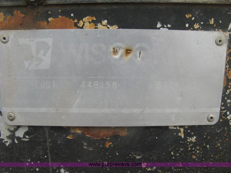 image for item BF9885 Wisconsin two cylinder gas engine