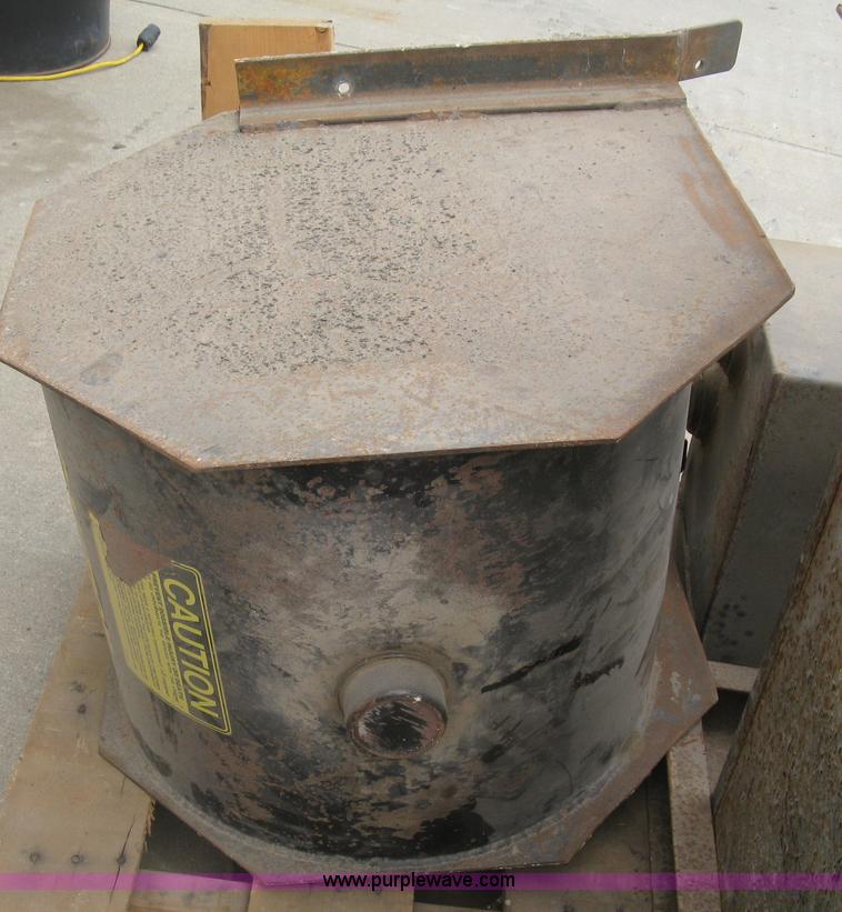 image for item BF9886 Hydraulic tanks and toolbox