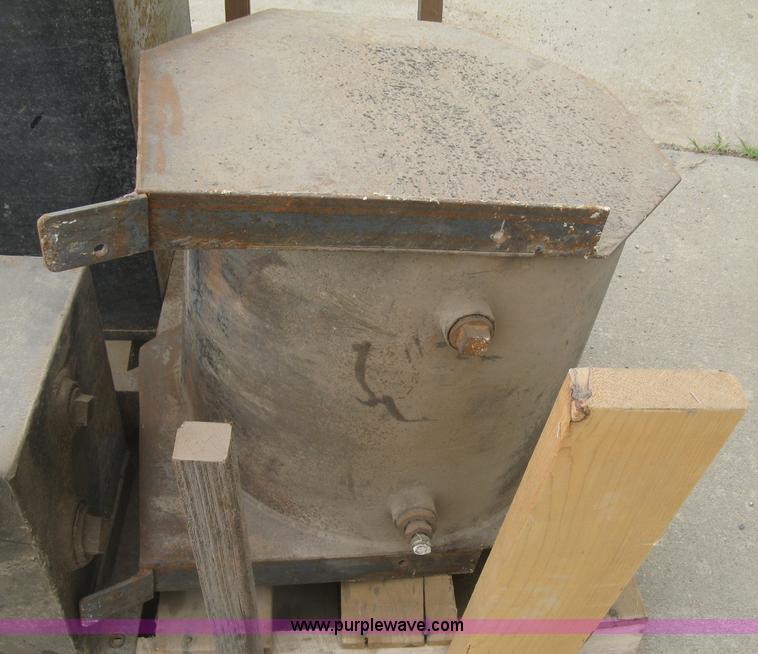image for item BF9886 Hydraulic tanks and toolbox