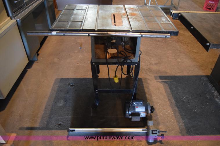 Jet JTS10 table saw in Larned, KS Item BF9889 sold Purple Wave