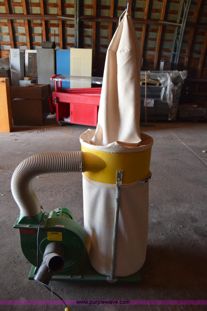 Woodtek dust collector in Larned, KS Item BF9905 sold Purple Wave