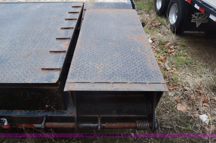 image for item BH9172 2008 Circle D equipment trailer
