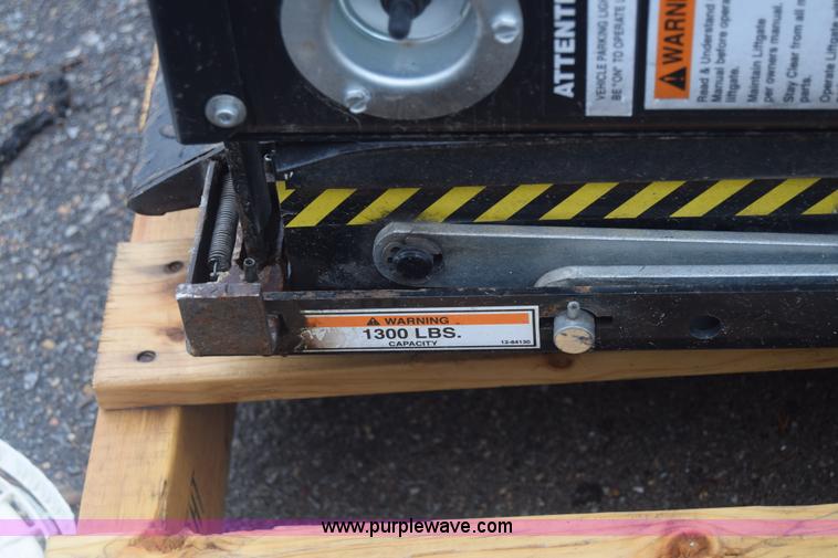 image for item BH9232 Eagle Lift EDL-60 end gate lift