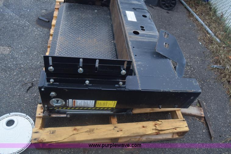 image for item BH9232 Eagle Lift EDL-60 end gate lift