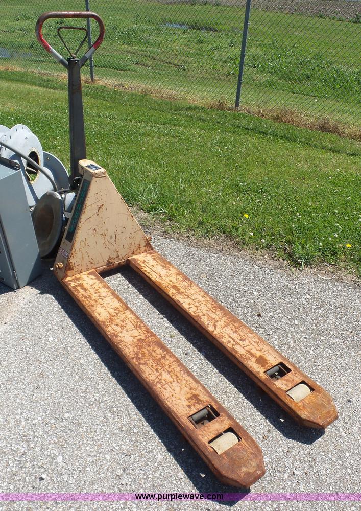 image for item BN9503 Pallet jack