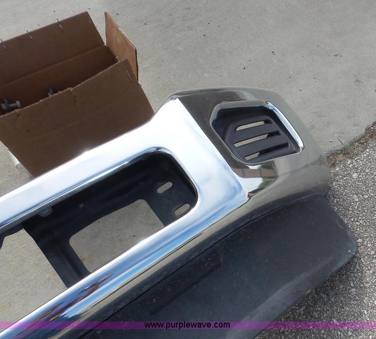 image for item BN9532 2011 Ford F250 front bumper with tow hooks