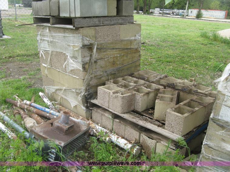 image for item BP9526 Approximately 225 cinder blocks