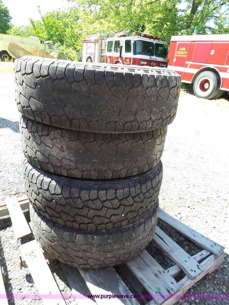 image for item BR9229 (4) 245/70R16 tires