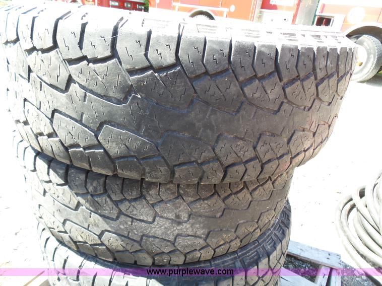 image for item BR9229 (4) 245/70R16 tires