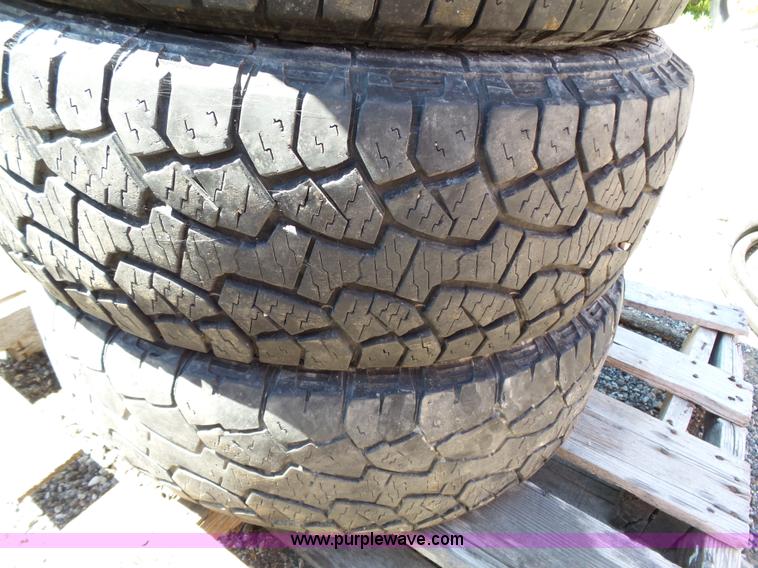 image for item BR9229 (4) 245/70R16 tires
