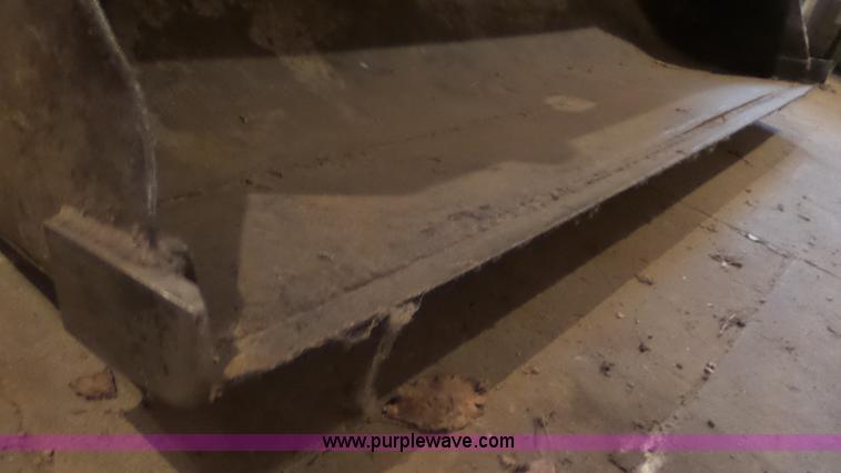 image for item CD9938 1976 Ford 420 tractor