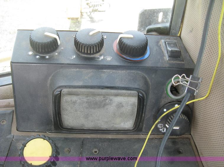 image for item J2805 1996 John Deere 6400 MFWD tractor