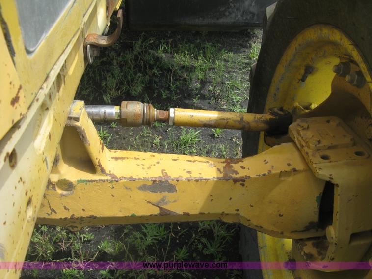 image for item J2805 1996 John Deere 6400 MFWD tractor