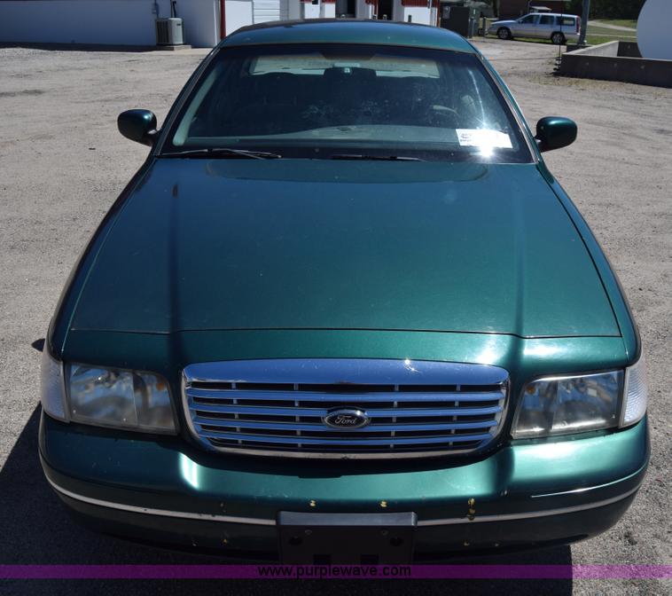 image for item J2808 2000 Ford Crown Victoria Police Interceptor