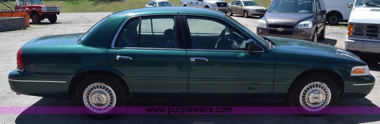 image for item J2808 2000 Ford Crown Victoria Police Interceptor