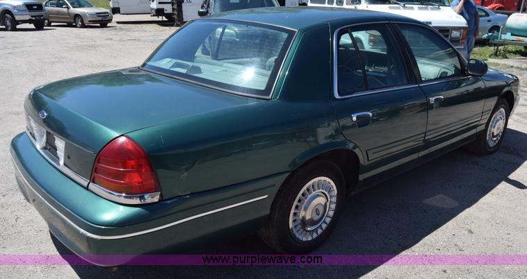 image for item J2808 2000 Ford Crown Victoria Police Interceptor