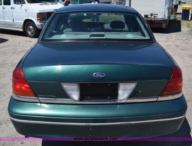 image for item J2808 2000 Ford Crown Victoria Police Interceptor