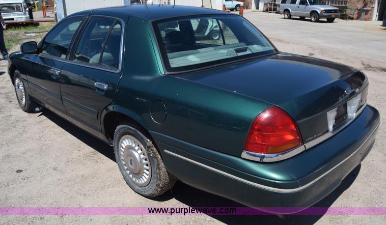 image for item J2808 2000 Ford Crown Victoria Police Interceptor