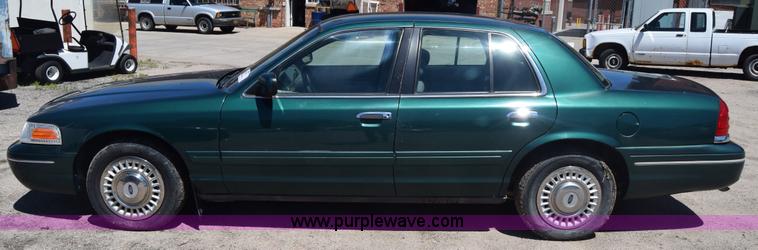 image for item J2808 2000 Ford Crown Victoria Police Interceptor