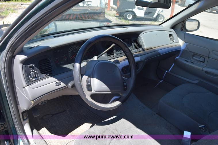 image for item J2808 2000 Ford Crown Victoria Police Interceptor