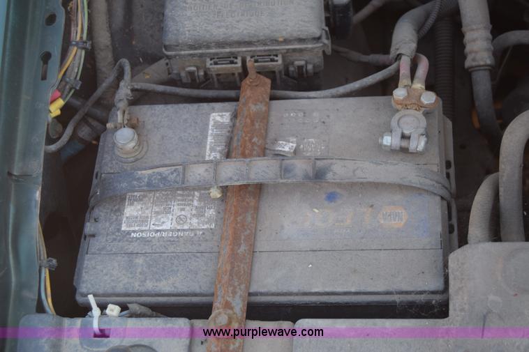 image for item J2808 2000 Ford Crown Victoria Police Interceptor