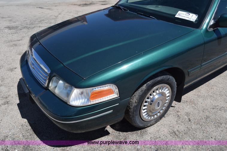 image for item J2808 2000 Ford Crown Victoria Police Interceptor