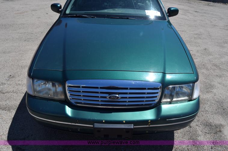 image for item J2808 2000 Ford Crown Victoria Police Interceptor