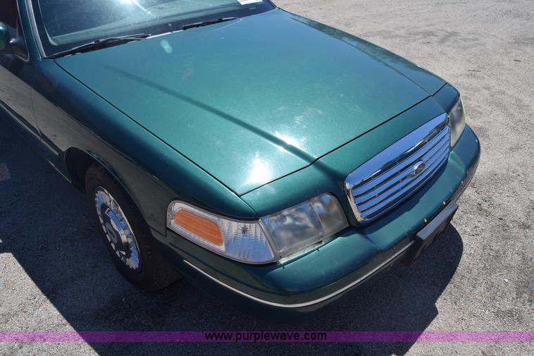 image for item J2808 2000 Ford Crown Victoria Police Interceptor