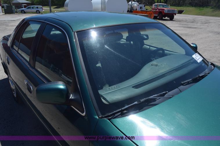 image for item J2808 2000 Ford Crown Victoria Police Interceptor