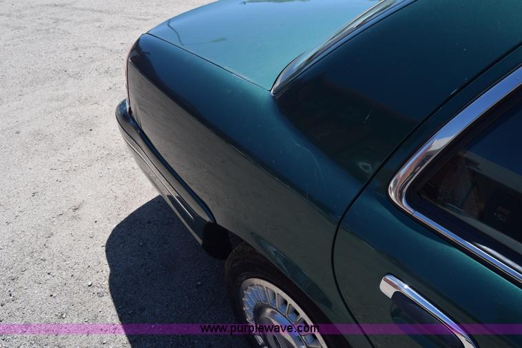 image for item J2808 2000 Ford Crown Victoria Police Interceptor